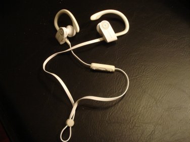 Very Nice Beats by Dr. Dre Powerbeats 2 Ear-Hook Wireless Headphones - White