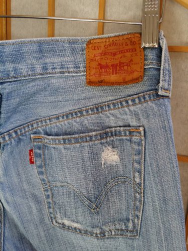 Vintage LEVIS 501 distressed destroyed 3 Button Fly cropped medium Wash Jeans -Size 27 -5 Pockets