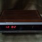 Vintage SOUNDESIGN Mid Century Wood Grain Digital Clock AM FM Raido Model 3626