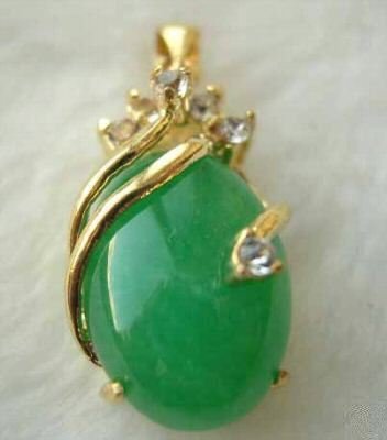Excellent green jade emerald pendant necklace