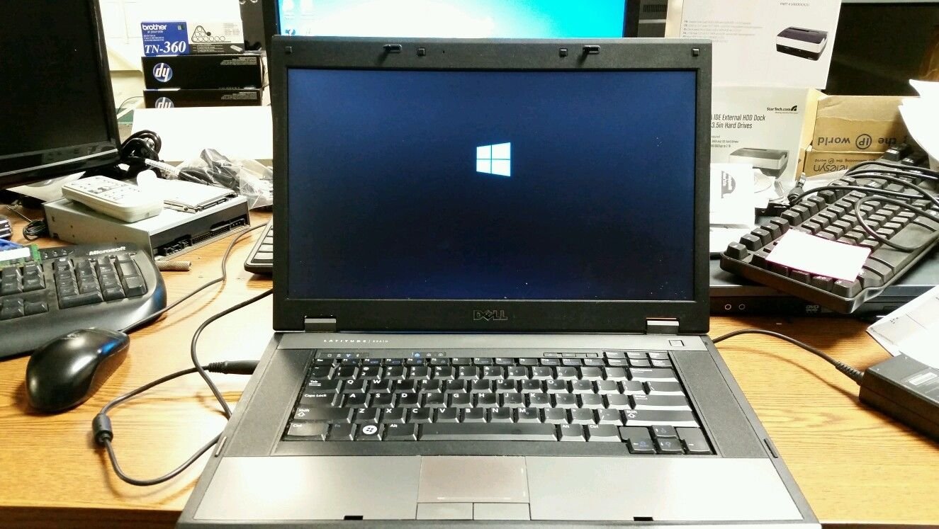 Dell Latitude E5510 Windows 8 Laptop 2.4 GHz i5 4GB 250GB 15.6" HD