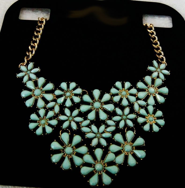 stylish jewelry Chain Bib Necklace for women gifts blue flower