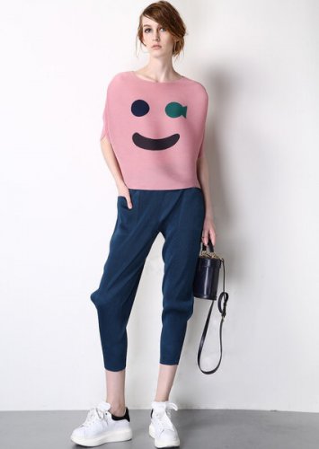 Smiley Face Pleated Material Top - Pink