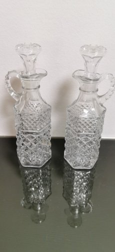Pair of Vintage Anchor Hocking Wexford Pattern Clear Glass Oil and Vinegar Cruet