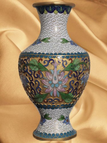 Beautiful Old Vintage Chinese Cloisonne Brass and Enamel Vase 7"