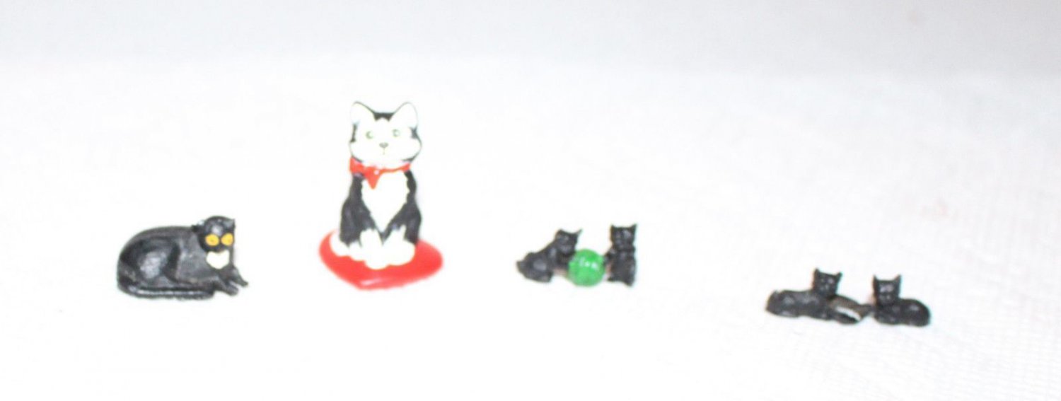 Dollhouse Miniatures Cats