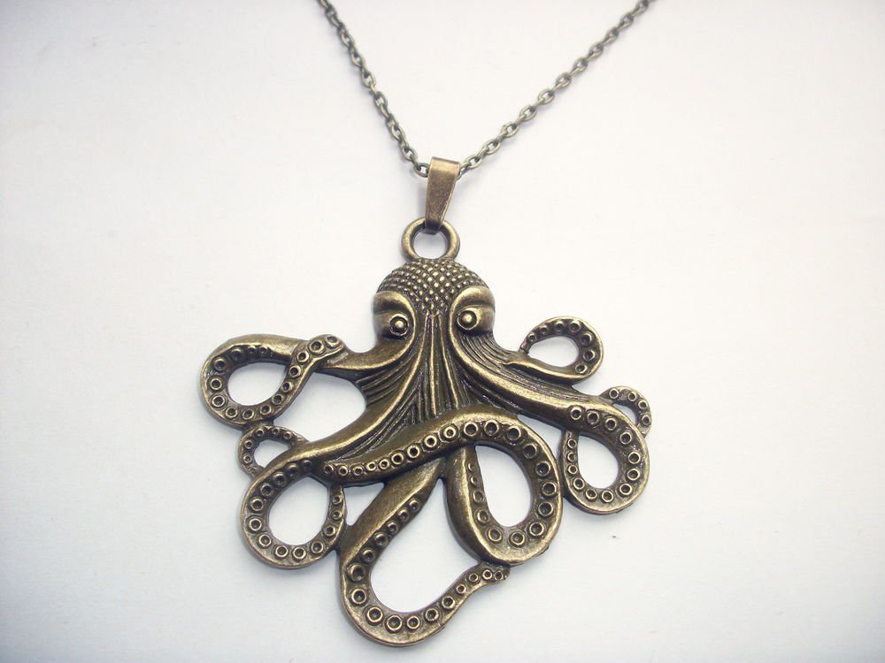 Large Octopus Cthulhu Pendant Bronze Tone Steam Punk Necklace