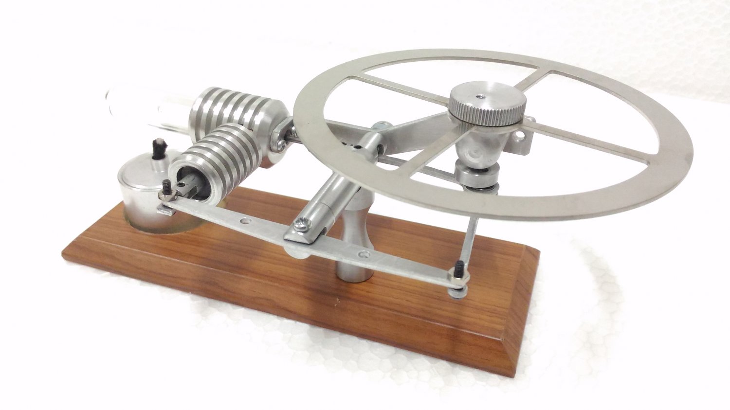 Horizontal Stirling Engine Large Flywheel, Stirling Engine Steam Engine