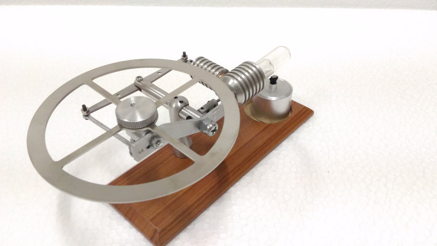 Horizontal Stirling Engine Large Flywheel, Stirling Engine Steam Engine