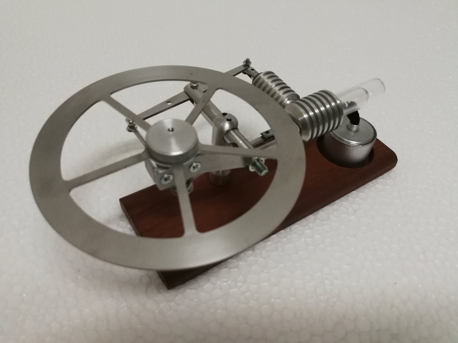 Horizontal Stirling Engine Large Flywheel, Stirling Engine Steam Engine