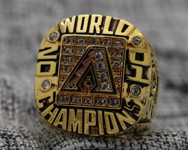 Size 8 Arizona Diamondbacks 2001 World Series Championship ring