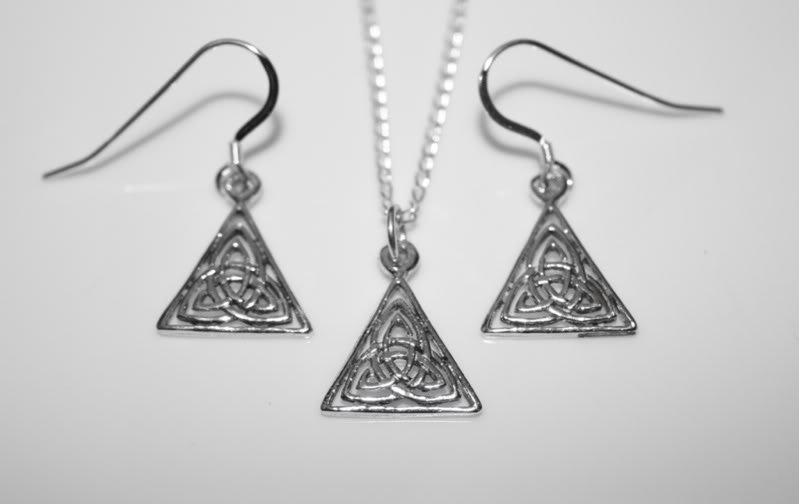 HANDCRAFTED STERLING SILVER CELTIC KNOT EARRINGS & PENDANT SET
