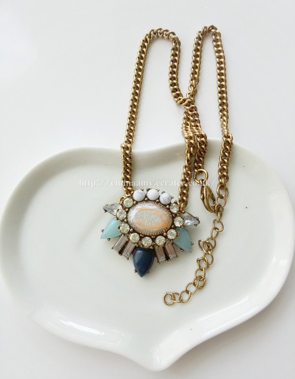 Retro Rivet Eye Snake Bone Necklace