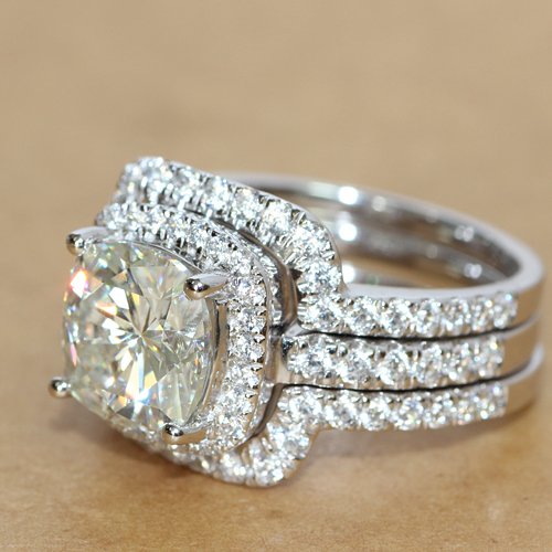 Luxury 3 Ct Cushion Cut Man Made Diamond Ring Engagement Ring