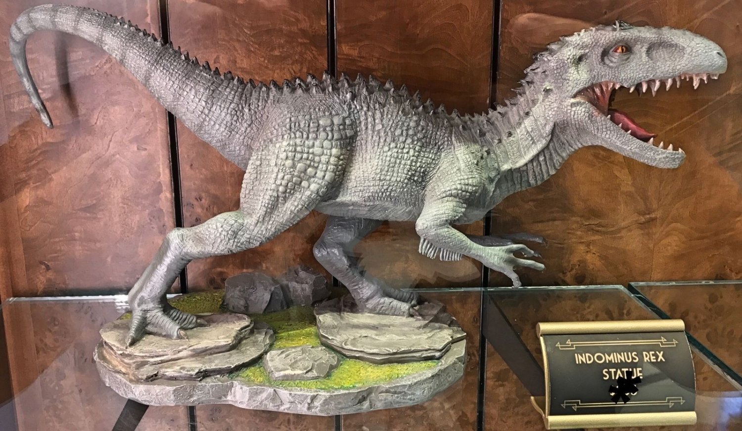 Universal Studios Exclusive Indominus Rex Statue Figure New