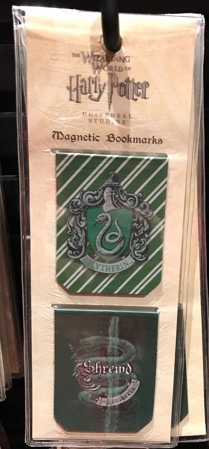 UNIVERSAL STUDIOS EXCLUSIVE HARRY POTTER SLYTHERIN MAGNETIC BOOKMARKS NEW