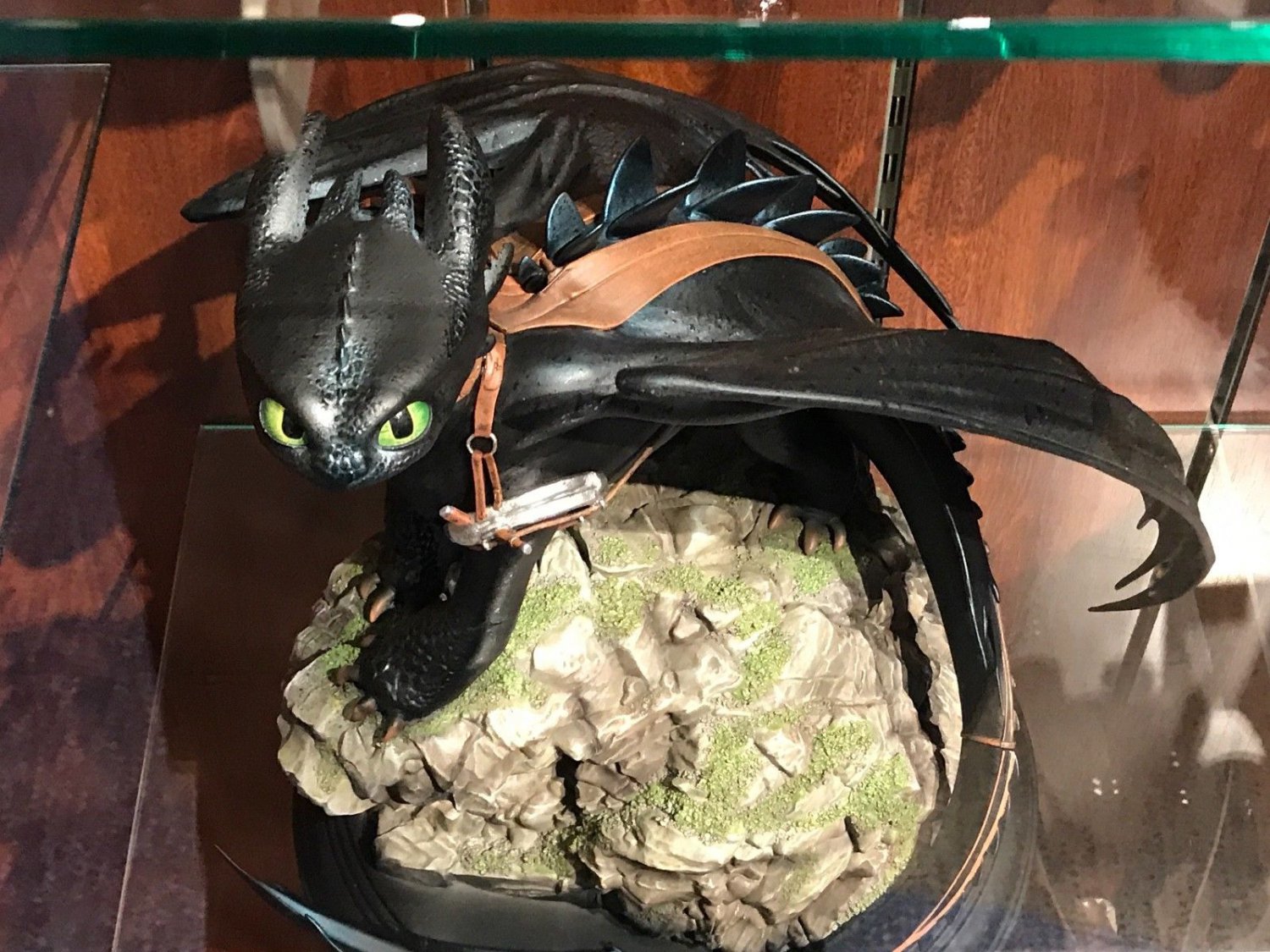 toothless resin statue