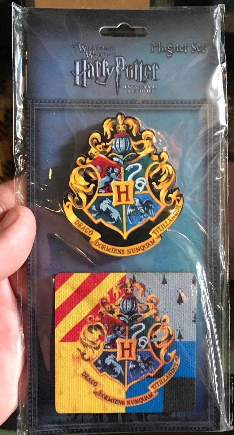 UNIVERSAL STUDIOS EXCLUSIVE HARRY POTTER HOGWARTS MAGNET SET NEW