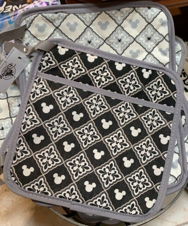 Disney Parks Disney Kitchen Mickey Pattern Oven Mitt and Potholder Set New