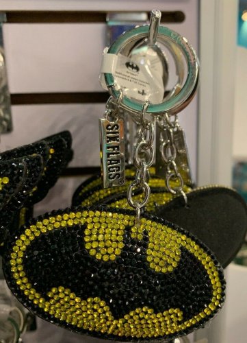 Six Flags Magic Mountain DC Comics Batman Keychain With Stones New