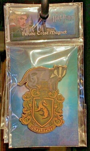 Universal Studios Harry Potter House Crest Hufflepuff Magnet New
