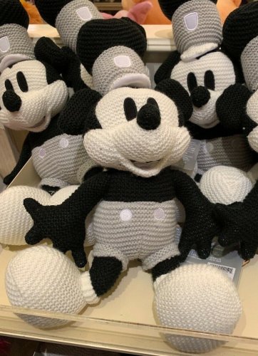Disney Parks Exclusive Mickey Mouse as Steamboat Willie Knit Plush New