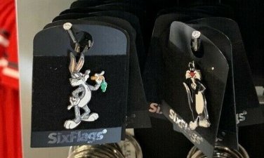 Six Flags Magic Mountain Looney Bugs Bunny Sylvester Enamel Pin New