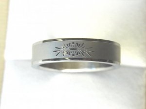 Free shipping--Stainless Steel Flower- Design Wedding Ring