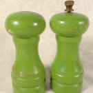 VINTAGE 60s ERA PAINTED GREEN SALT & PEPPER SHAKER SET PEPPER GRINDER SIGN JAPAN