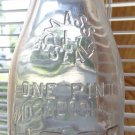 VINTAGE 1940 HP HOOD & SONS 1 PINT MILK BOTTLE MASSACHUSETTS DAIRY EXPERTS RARE