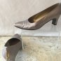 Stuart Weitzman Taupe Textured Shoe Pump EUC Size 7.5 2 1/2" heel Classic