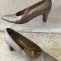 Stuart Weitzman Taupe Textured Shoe Pump EUC Size 7.5 2 1/2" heel Classic