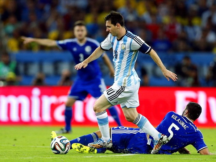 Lionel Messi Dribbling Sliding Tackle Argentina Brazil 24x18 Wall Print ...