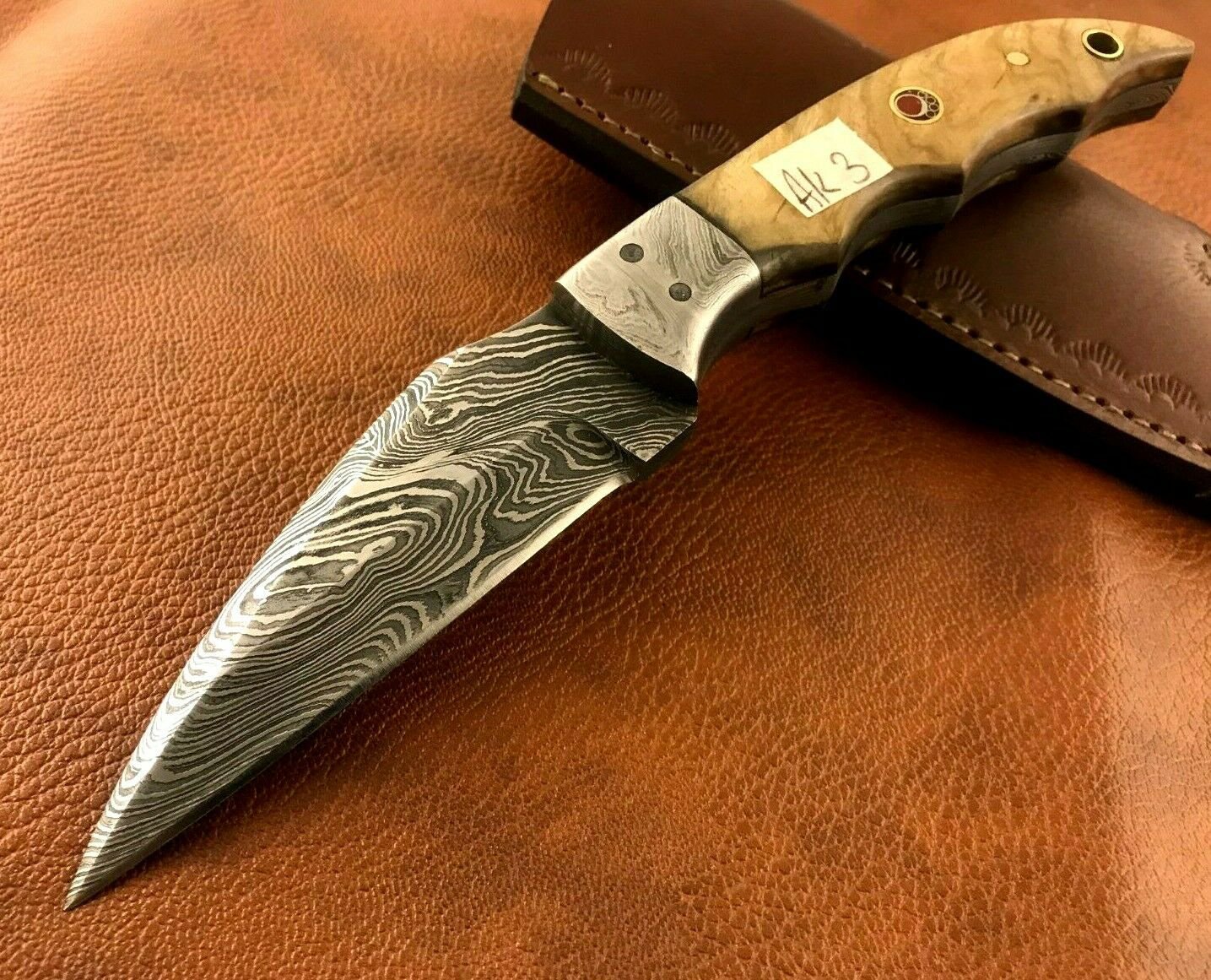 Handmade Damascus Steel Hunting Knife-Heat Treated-Functional-Sharp-AK3