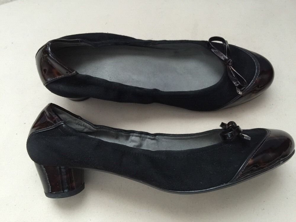 Stuart Weitzman Black Suede Scrunch Kitten Heel Pumps With Bow Size 7 M