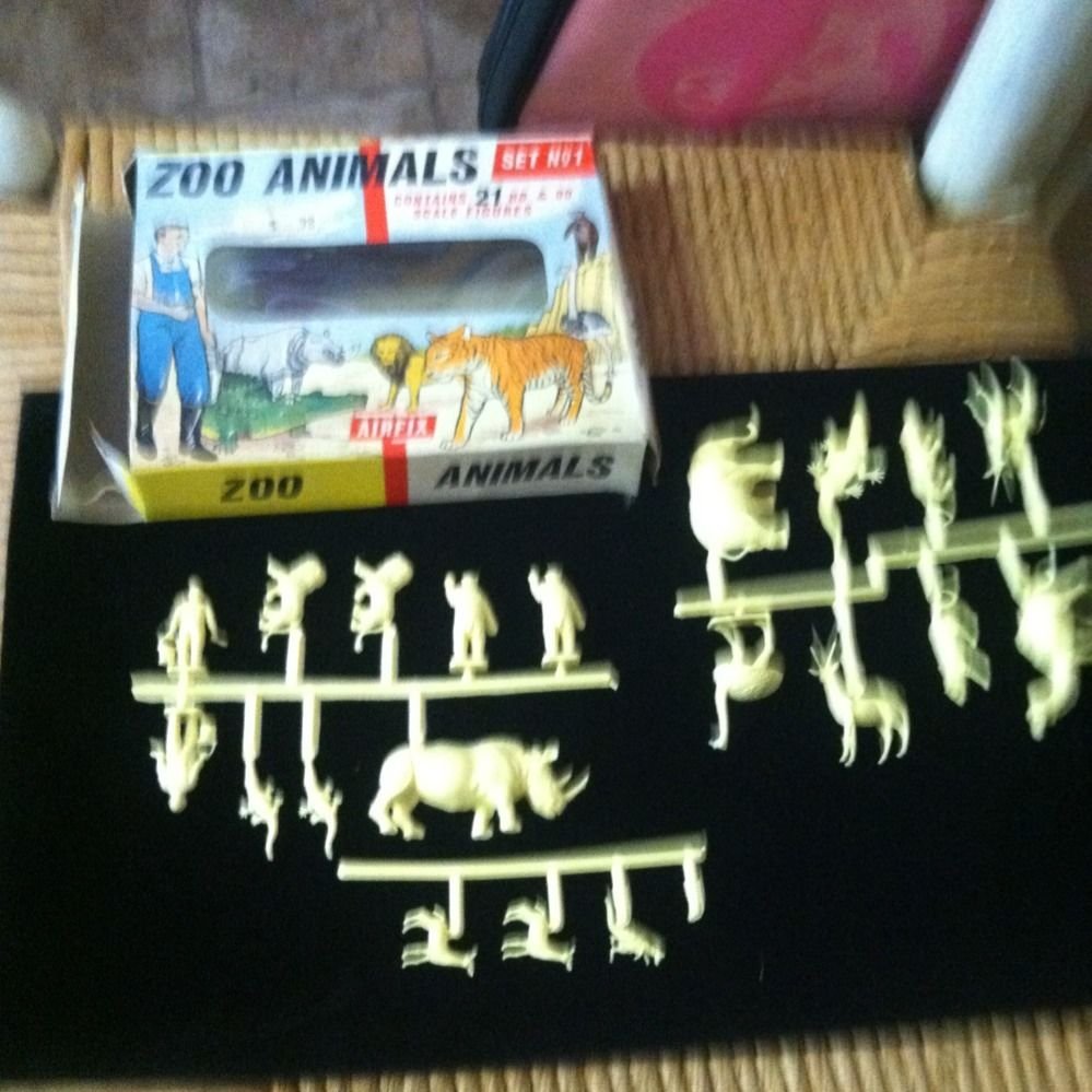 vintage 1/72 Airfix Zoo Animals set 1 complete1950's Mibox