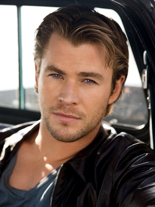 Chris Hemsworth Movie Actor 32x24 Print Poster