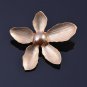 J13  Handcrafted AA+  Mother of Pearl Flower Brooch Pin