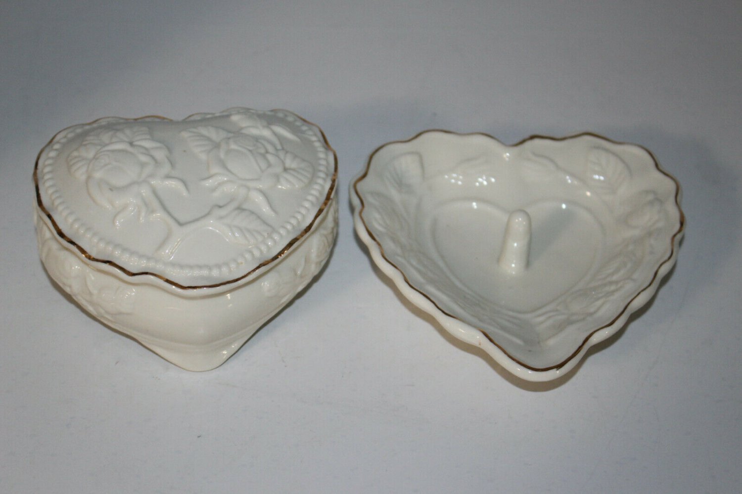 Vtg Ceramic Heart Shaped Ring Holder and Trinket Box Embossed Roses w Gold Trim