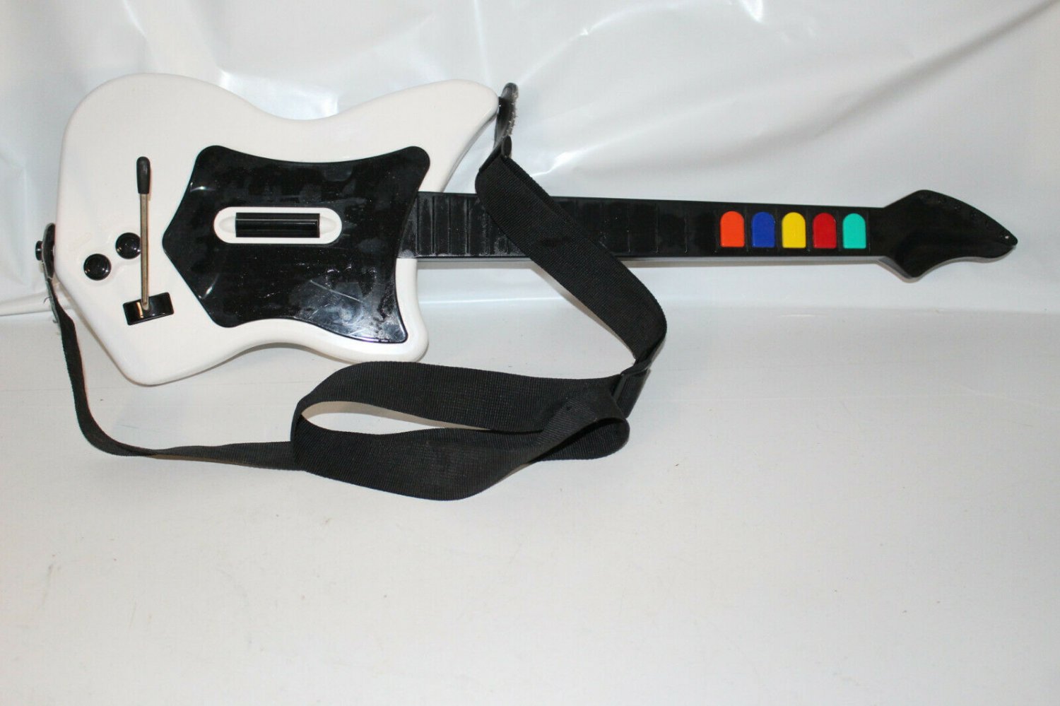 RedOctane PS2 White Guitar Hero Wireless Guitar 95025 Playstation 2 w Strap