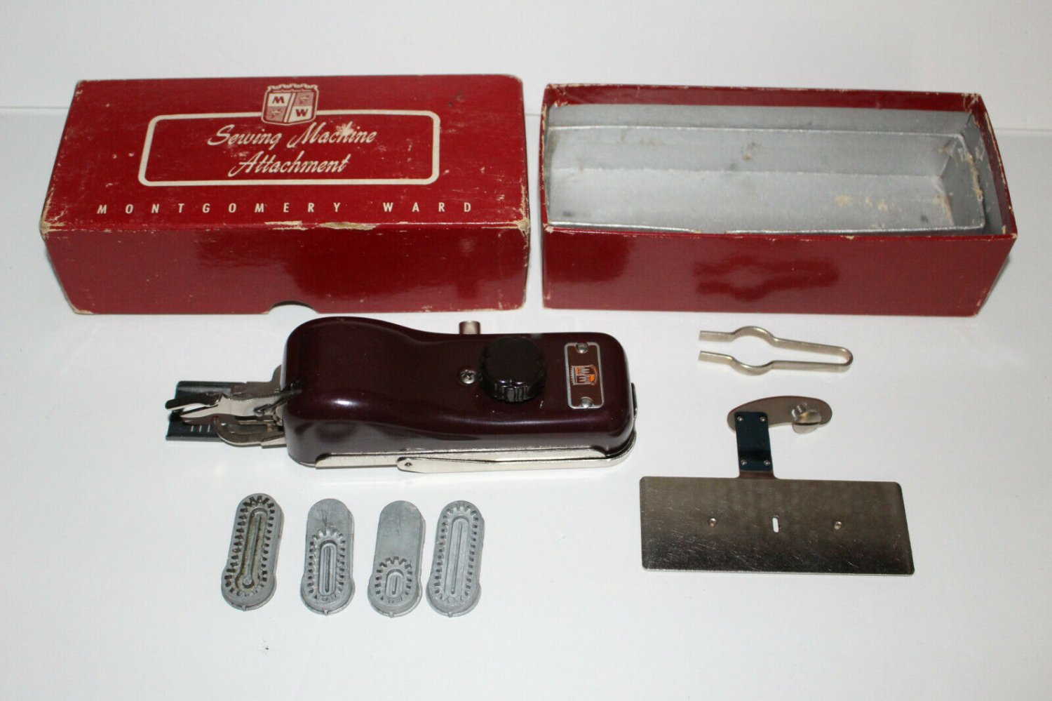 Vtg Montgomery Ward Buttonhole Worker Buttonholer Attachment Complete Top Clamp