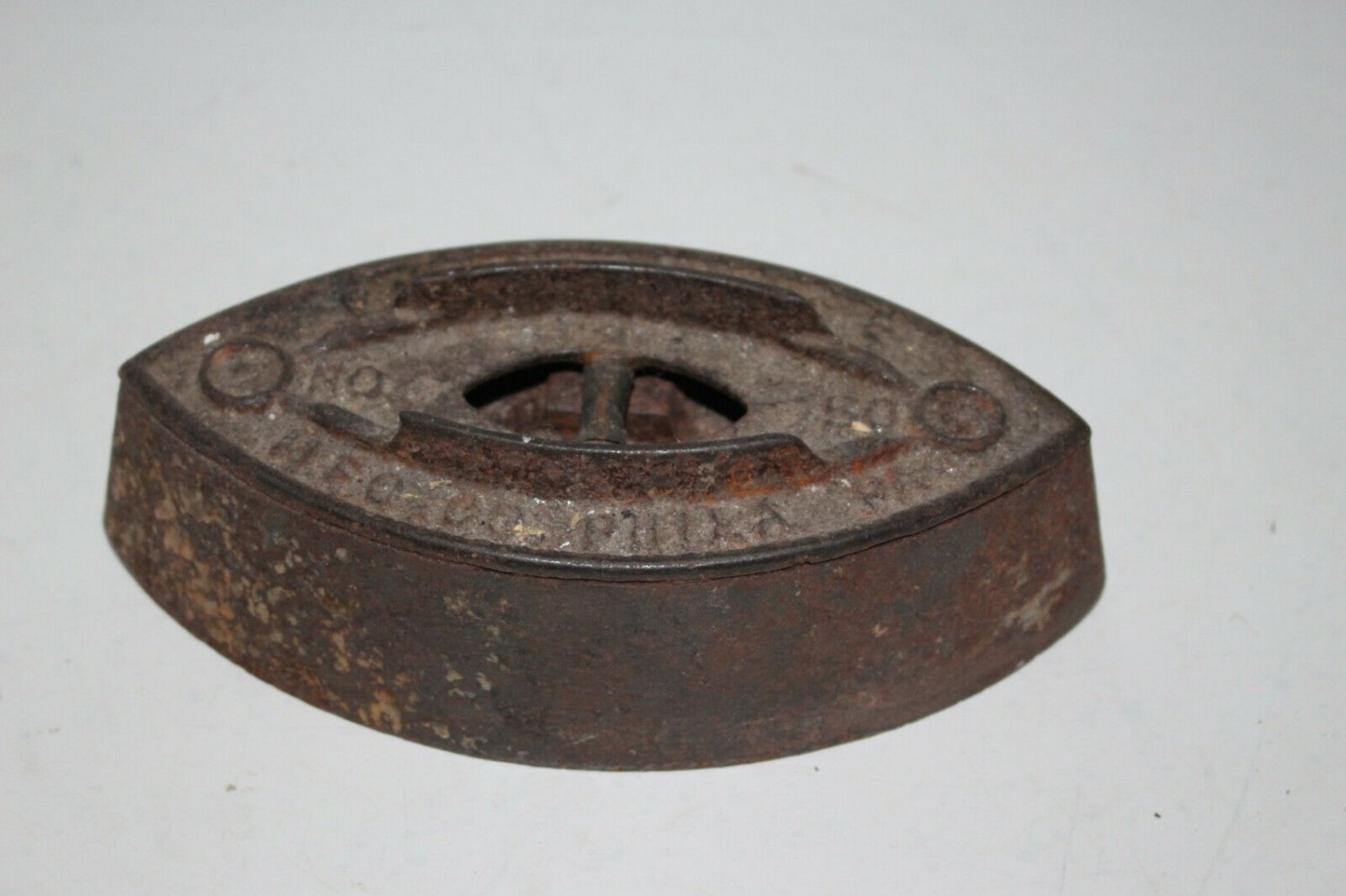 Antique Cast Iron Flat Sad 7&acirc;�� Iron No 50 Phila PA No handle
