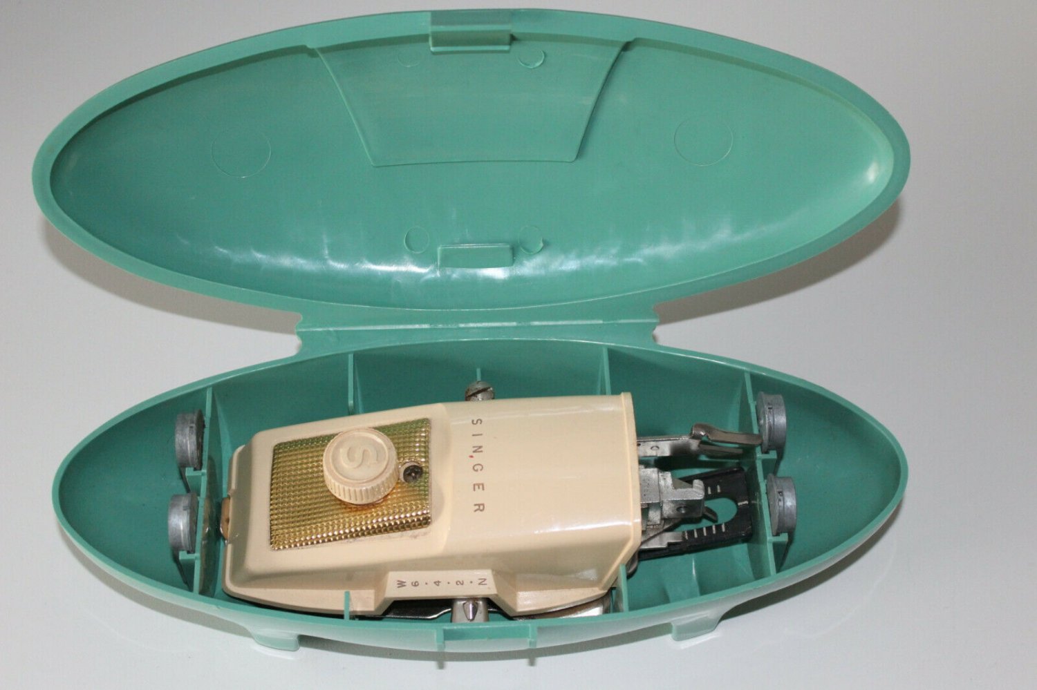 Singer Buttonholer Sewing Machine Attachment w Cams Low Straight Jetson 15 66 +