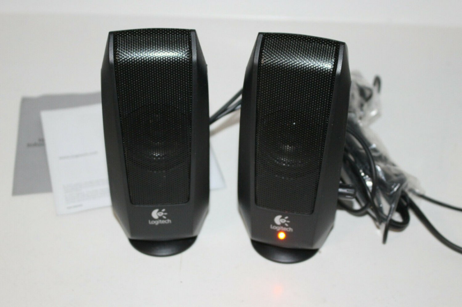 Logitech S120 2 Piece 2 Channel Multimedia Speaker System w Microphone Jack