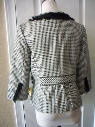 WHITE HOUSE BLACK MARKET WOMEN'S White Black JACKET SIZE 4 CUTE!