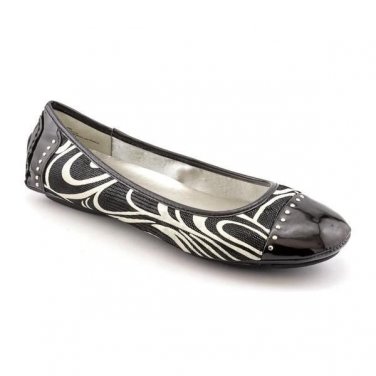 Kelly & Katie Womens White Black Print Patent Leather Ballet Flats shoes Size 9M