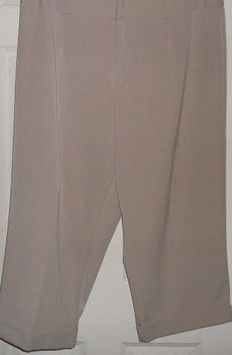 $52 slacks BRIGGS NEW YORK  womens sand Capri plus size 20w cuff leg defect