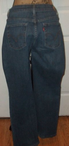 $40 Jeans Levi Strauss 515 Design denim SIZE 8 cotton pants hip 22" across w 17
