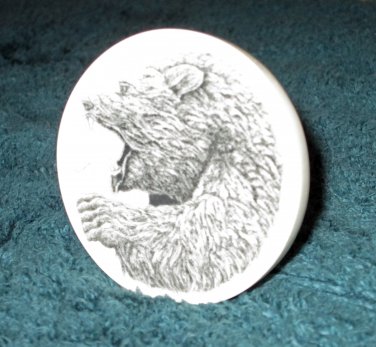 Scrimshaw Decor Disk w/Roaring Bear (SS013)