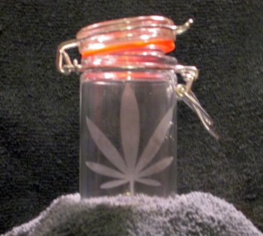Nug Jug With Marijuana Leaf Etching (EG012)